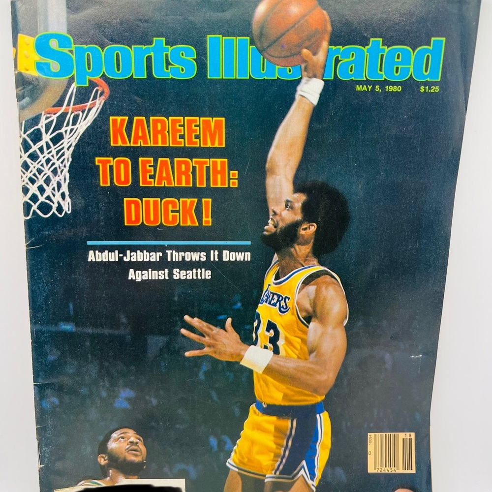 Sports Illustrated Kareem To Earth: Duck! May 5 1980 Kareem Abdul-Jabbar NBA